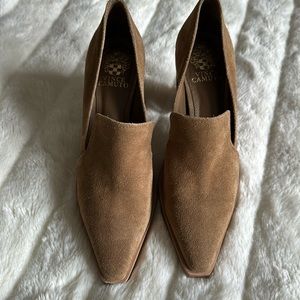 Vince Camuto suede tan closed toed heels